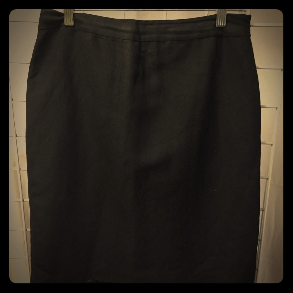 Ellen Tracey linen blend skirt.